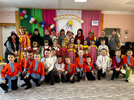 Всей семьёй Всей семьёй.